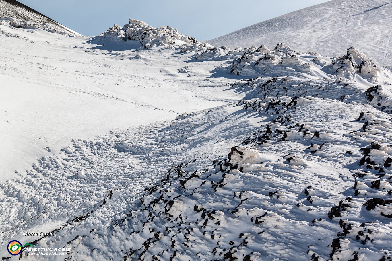 22_Conformazioni di neve e rocce.JPG